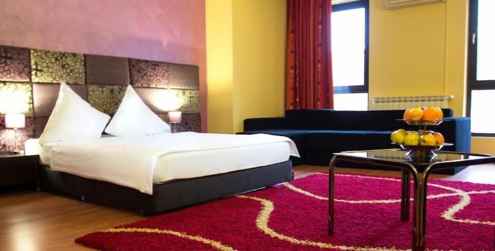 Hotel Perla ทิมิชัวรา ภายนอก รูปภาพ