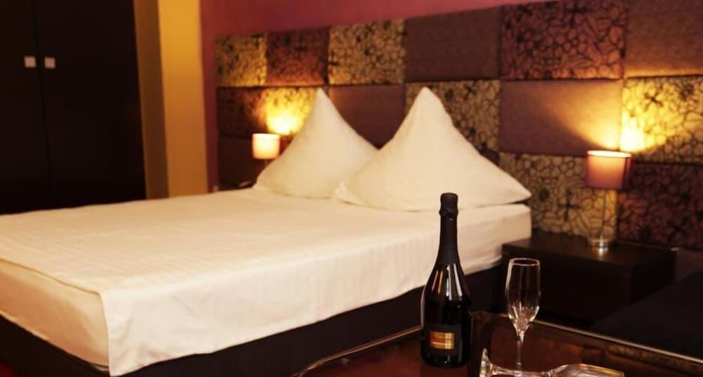 Hotel Perla ทิมิชัวรา ภายนอก รูปภาพ