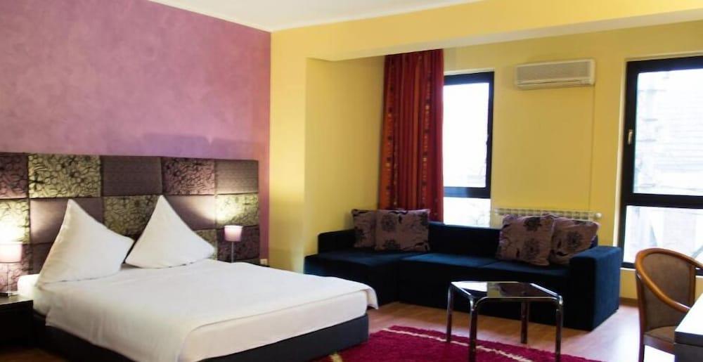 Hotel Perla ทิมิชัวรา ภายนอก รูปภาพ