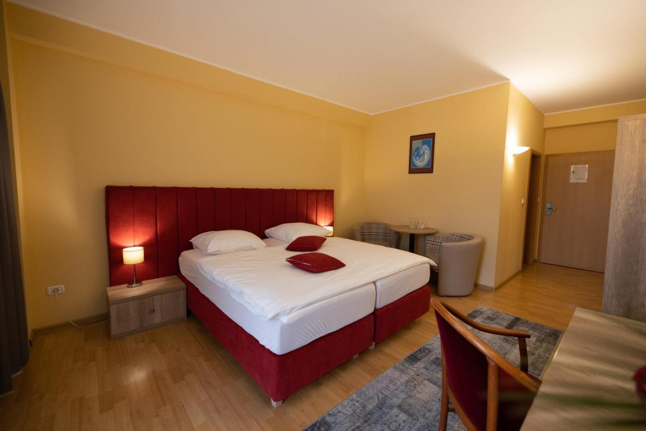 Hotel Perla ทิมิชัวรา ภายนอก รูปภาพ