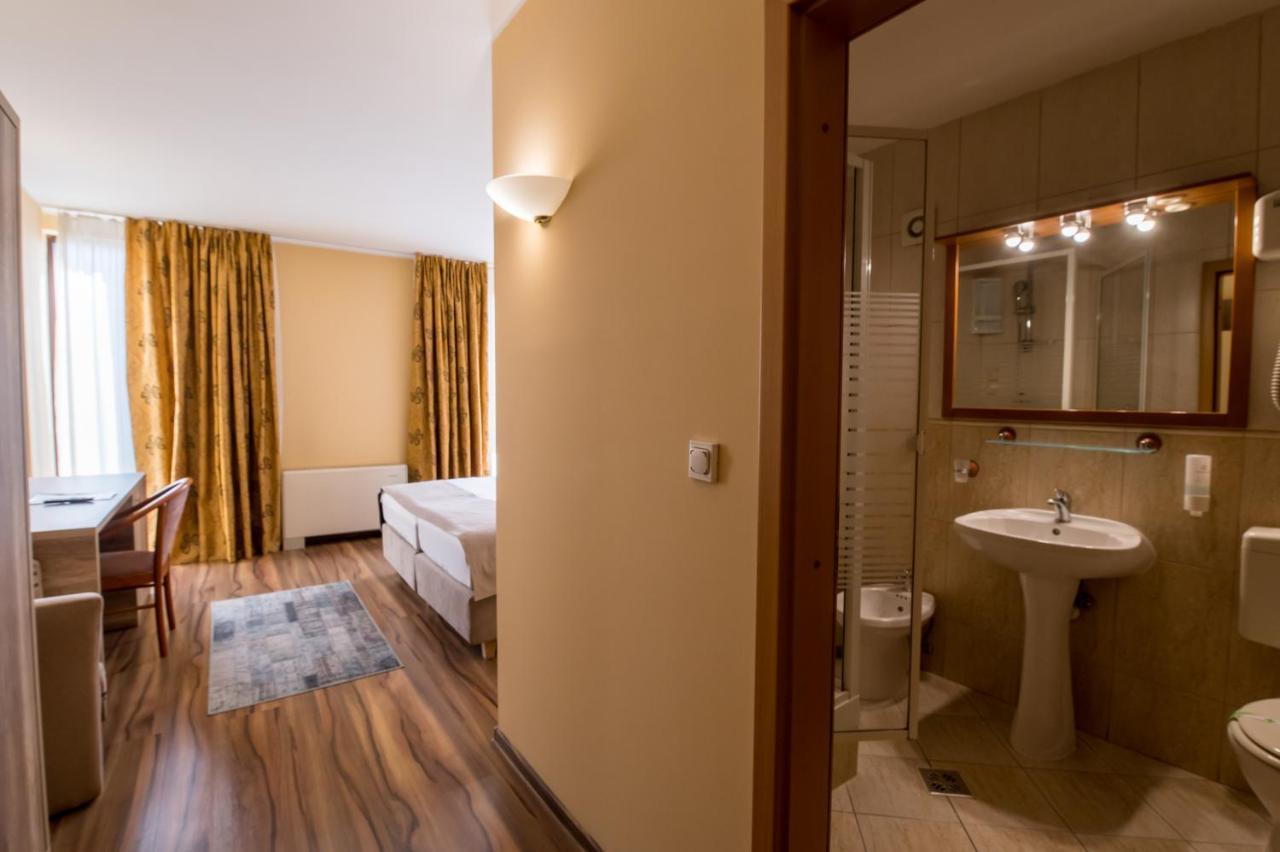 Hotel Perla ทิมิชัวรา ภายนอก รูปภาพ