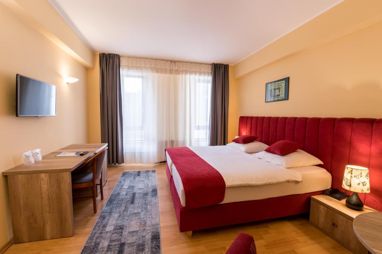 Hotel Perla ทิมิชัวรา ภายนอก รูปภาพ