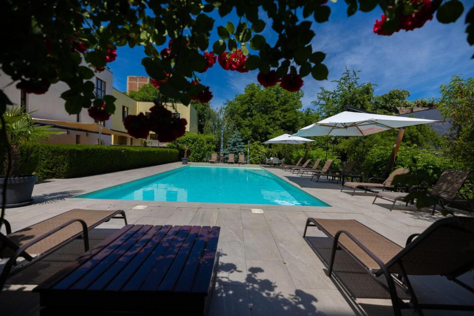 Hotel Perla ทิมิชัวรา ภายนอก รูปภาพ
